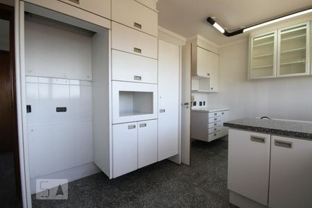 Apartamento para alugar com 212m², 3 quartos e 3 vagasCozinha