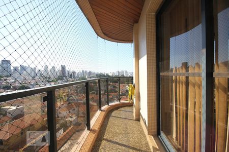 Apartamento para alugar com 212m², 3 quartos e 3 vagasVaranda