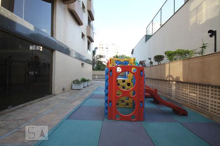 Apartamento para alugar com 212m², 3 quartos e 3 vagasPlayground