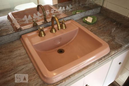 Apartamento para alugar com 212m², 3 quartos e 3 vagasBanheiro