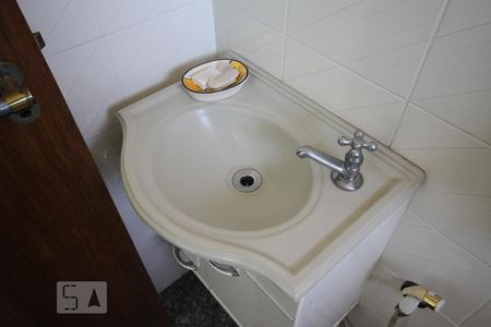 Apartamento para alugar com 212m², 3 quartos e 3 vagasBanheiro de serviço