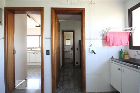 Apartamento para alugar com 212m², 3 quartos e 3 vagasÁrea de serviço