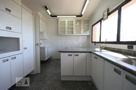 Apartamento para alugar com 212m², 3 quartos e 3 vagasCozinha