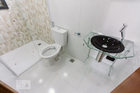 Banheiro de casa para alugar com 1 quarto, 40m² em Vila Guaca, São Paulo
