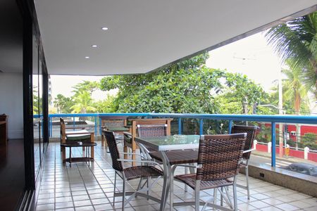 Apartamento à venda com 325m², 4 quartos e 4 vagasVaranda