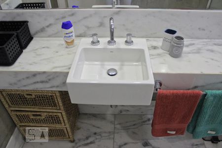 Apartamento à venda com 325m², 4 quartos e 4 vagasBanheiro da Suite 2