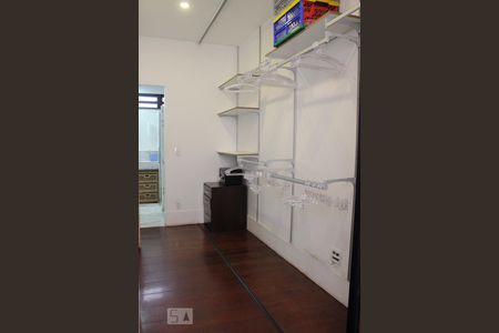 Apartamento à venda com 325m², 4 quartos e 4 vagasCloset da Suite