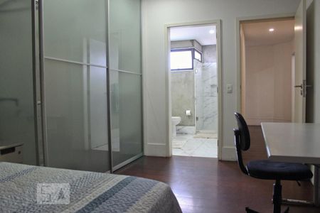 Apartamento à venda com 325m², 4 quartos e 4 vagasSuite 2