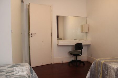 Apartamento à venda com 325m², 4 quartos e 4 vagasQuarto