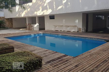 Apartamento à venda com 325m², 4 quartos e 4 vagasArea Comum - Piscina