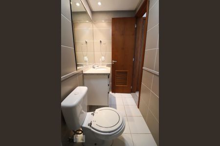Apartamento à venda com 79m², 2 quartos e 2 vagas Apartamento à venda com 79m², 2 quartos e 2 vagasBanheiro da Suíte 1