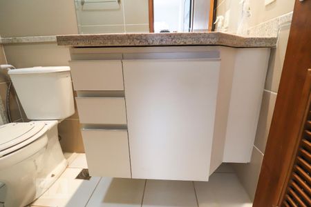 Apartamento à venda com 79m², 2 quartos e 2 vagas Apartamento à venda com 79m², 2 quartos e 2 vagasBanheiro da Suíte 1