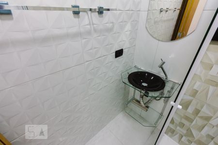 Banheiro da Suíte de casa de condomínio para alugar com 1 quarto, 40m² em Vila Guaca, São Paulo