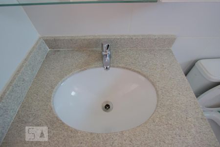 Apartamento para alugar com 75m², 2 quartos e 1 vaga Apartamento para alugar com 75m², 2 quartos e 1 vagaBanheiro da Suíte