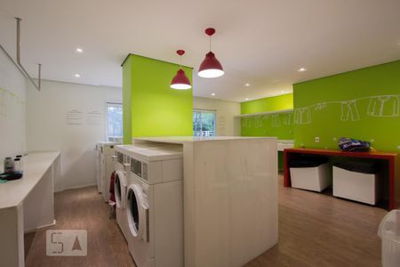 Apartamento para alugar com 75m², 2 quartos e 1 vaga Apartamento para alugar com 75m², 2 quartos e 1 vagaÁrea comum - Lavanderia