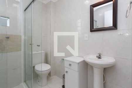 Banheiro de apartamento para alugar com 1 quarto, 33m² em São João, Porto Alegre