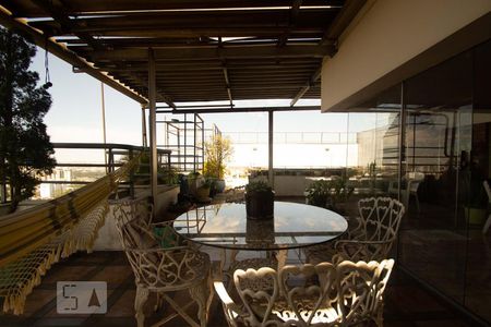 Apartamento à venda com 317m², 4 quartos e 3 vagas Apartamento à venda com 317m², 4 quartos e 3 vagasSala Superior - Cobertura