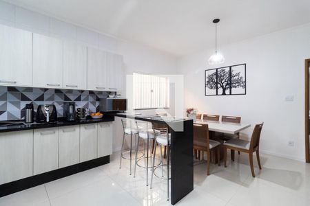 Casa à venda com 220m², 3 quartos e 2 vagas Casa à venda com 220m², 3 quartos e 2 vagasCozinha