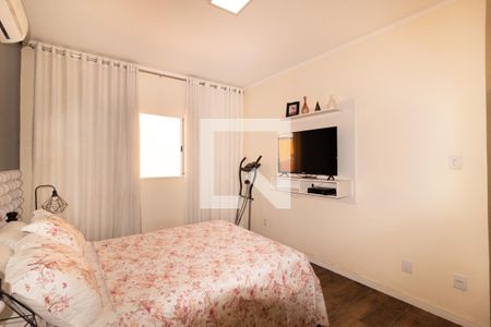 Casa à venda com 220m², 3 quartos e 2 vagas Casa à venda com 220m², 3 quartos e 2 vagasSuíte