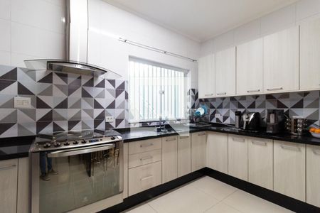 Casa à venda com 220m², 3 quartos e 2 vagas Casa à venda com 220m², 3 quartos e 2 vagasCozinha