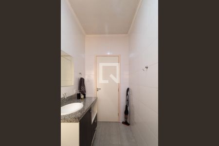 Casa à venda com 220m², 3 quartos e 2 vagas Casa à venda com 220m², 3 quartos e 2 vagasBanheiro