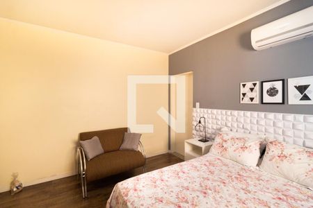 Casa à venda com 220m², 3 quartos e 2 vagas Casa à venda com 220m², 3 quartos e 2 vagasSuíte