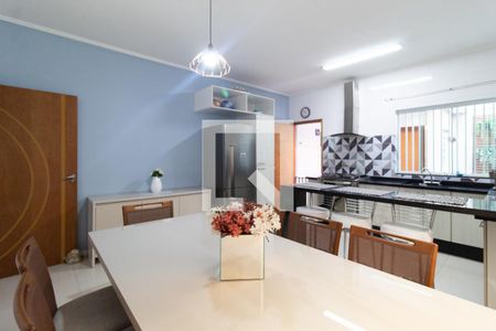 Casa à venda com 220m², 3 quartos e 2 vagas Casa à venda com 220m², 3 quartos e 2 vagasCozinha