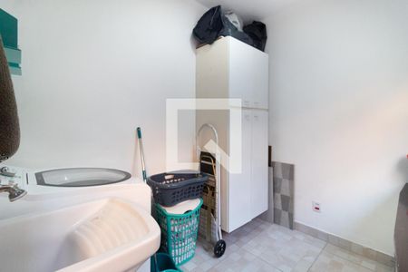 Casa à venda com 220m², 3 quartos e 2 vagas Casa à venda com 220m², 3 quartos e 2 vagasQuarto de Serviço