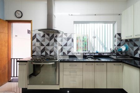 Casa à venda com 220m², 3 quartos e 2 vagas Casa à venda com 220m², 3 quartos e 2 vagasCozinha