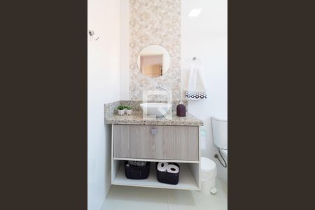 Casa à venda com 220m², 3 quartos e 2 vagas Casa à venda com 220m², 3 quartos e 2 vagasBanheiro da Suíte