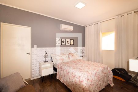 Casa à venda com 220m², 3 quartos e 2 vagas Casa à venda com 220m², 3 quartos e 2 vagasSuíte