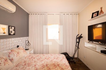 Casa à venda com 220m², 3 quartos e 2 vagas Casa à venda com 220m², 3 quartos e 2 vagasSuíte