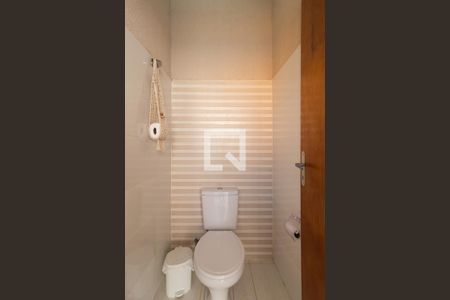 Casa à venda com 220m², 3 quartos e 2 vagas Casa à venda com 220m², 3 quartos e 2 vagasBanheiro da Churrasqueira