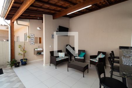 Casa à venda com 220m², 3 quartos e 2 vagas Casa à venda com 220m², 3 quartos e 2 vagasChurrasqueira