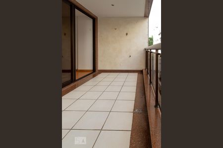 Apartamento para alugar com 80m², 3 quartos e 2 vagasVaranda