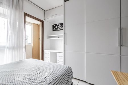 Quarto 1 de apartamento para alugar com 1 quarto, 34m² em Centro, Curitiba