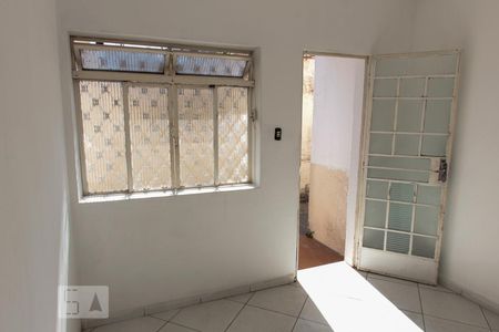 Sala de casa para alugar com 3 quartos, 60m² em Cachoeirinha, Belo Horizonte