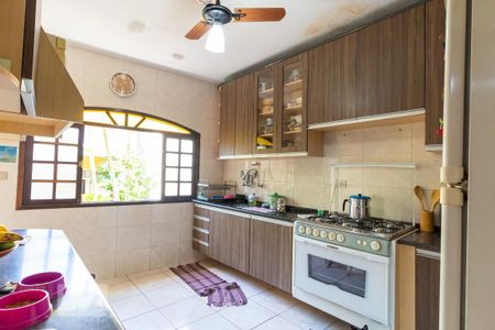 Casa à venda com 234m², 4 quartos e 1 vagaCozinha