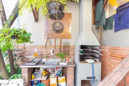 Área Externa de casa à venda com 4 quartos, 234m² em Parque Paineiras, São Paulo