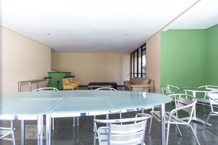 Apartamento à venda com 120m², 2 quartos e 2 vagasSalão de festas