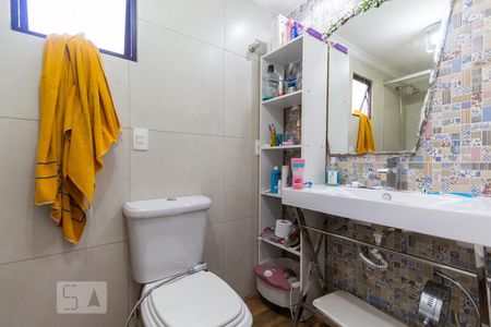 Apartamento à venda com 120m², 2 quartos e 2 vagasBanheiro da suíte