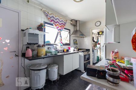 Apartamento à venda com 120m², 2 quartos e 2 vagasCozinha