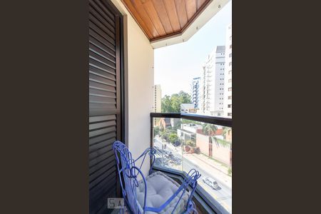 Apartamento à venda com 120m², 2 quartos e 2 vagasVaranda da suíte