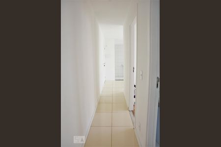 Corredor de apartamento para alugar com 2 quartos, 44m² em Anil, Rio de Janeiro