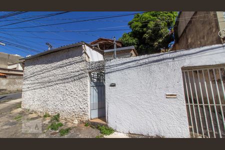 Casa para alugar com 40m², 1 quarto e sem vaga Casa para alugar com 40m², 1 quarto e sem vagaFachada