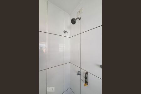 Banheiro de kitnet/studio para alugar com 1 quarto, 16m² em Liberdade, São Paulo