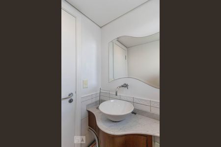 Lavabo de apartamento para alugar com 2 quartos, 87m² em Campo Belo, São Paulo