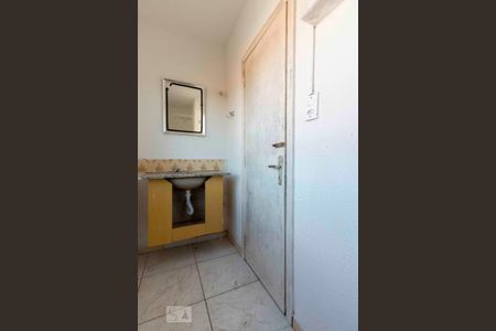 Casa para alugar com 60m², 2 quartos e sem vaga Casa para alugar com 60m², 2 quartos e sem vagaBanheiro