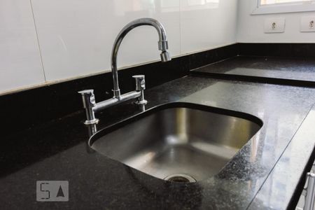 Apartamento à venda com 120m², 3 quartos e 3 vagas Apartamento à venda com 120m², 3 quartos e 3 vagasCozinha Pia