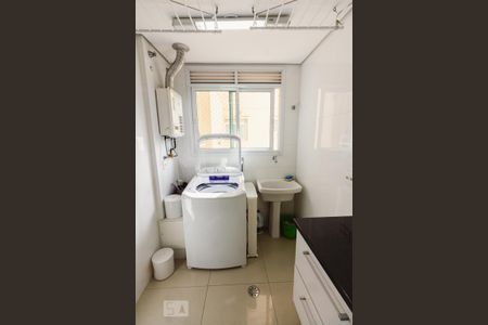 Apartamento à venda com 120m², 3 quartos e 3 vagas Apartamento à venda com 120m², 3 quartos e 3 vagasLavanderia